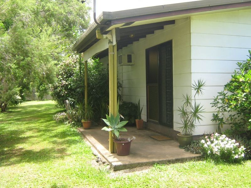 449 McCoombe Street, Mooroobool QLD 4870