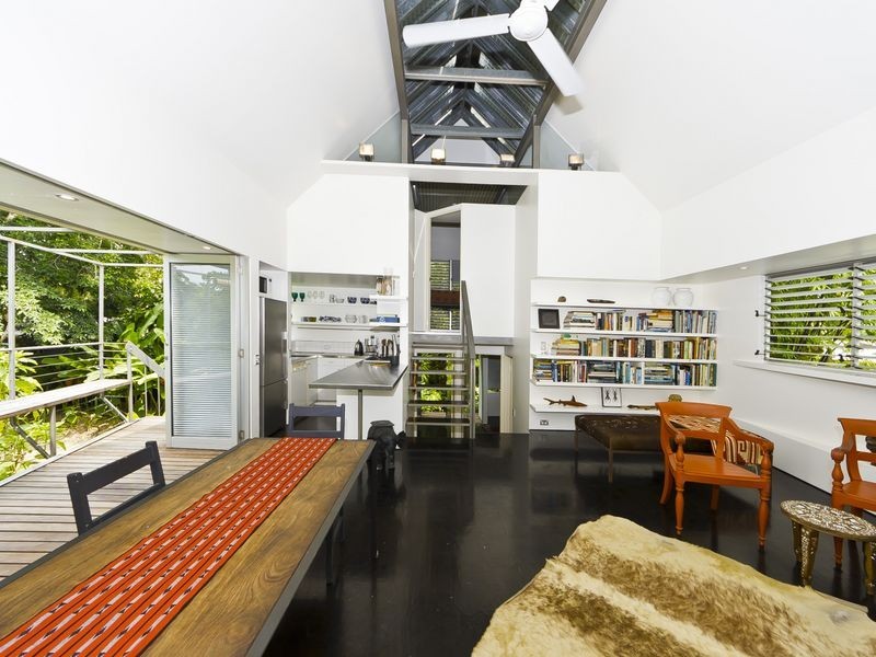 12 Granadilla Street, Holloways Beach QLD 4878