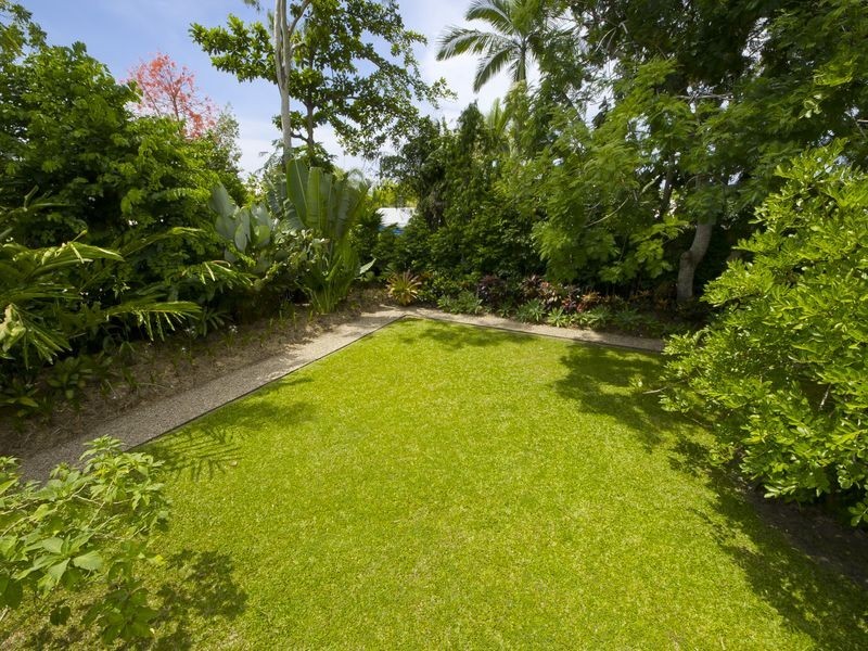 12 Granadilla Street, Holloways Beach QLD 4878
