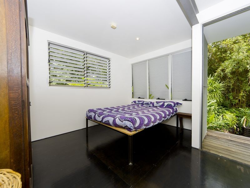 12 Granadilla Street, Holloways Beach QLD 4878