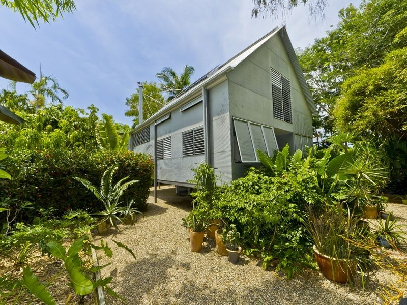 12 Granadilla Street, Holloways Beach QLD 4878