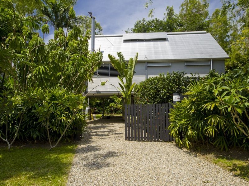 12 Granadilla Street, Holloways Beach QLD 4878
