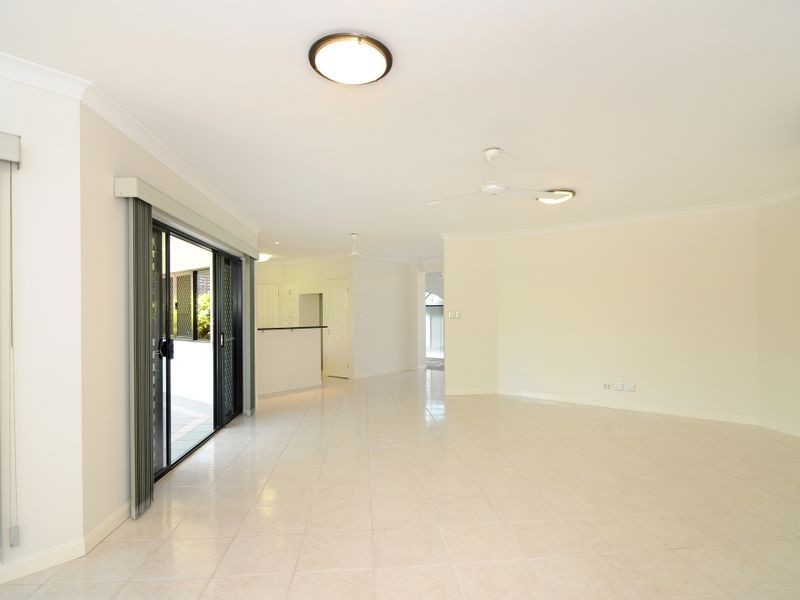 6 Barossa Close, Brinsmead QLD 4870