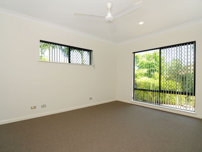 6 Barossa Close, Brinsmead QLD 4870