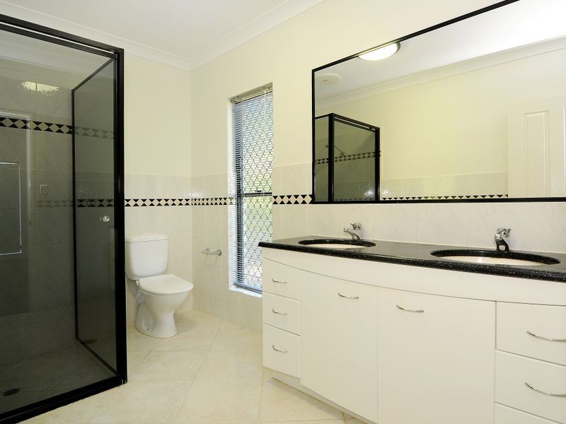 6 Barossa Close, Brinsmead QLD 4870