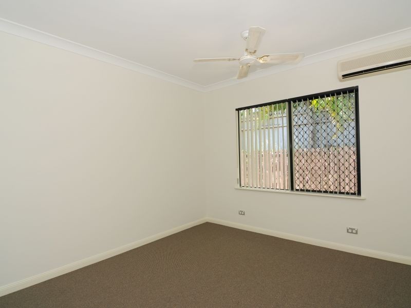 6 Barossa Close, Brinsmead QLD 4870