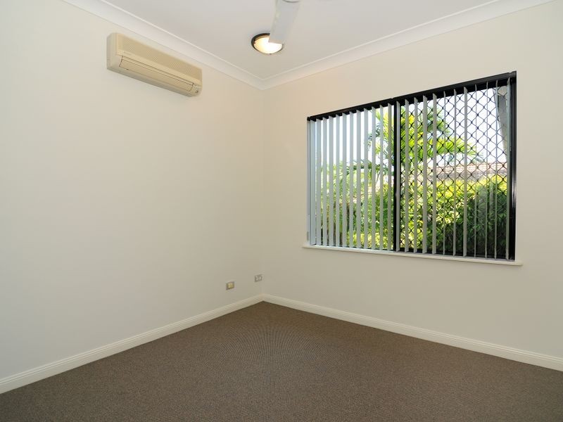 6 Barossa Close, Brinsmead QLD 4870