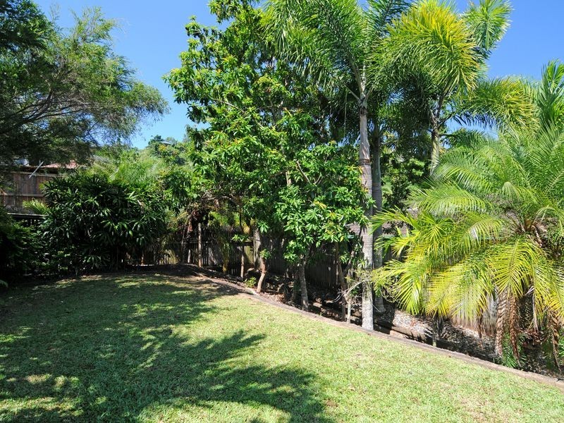 6 Barossa Close, Brinsmead QLD 4870