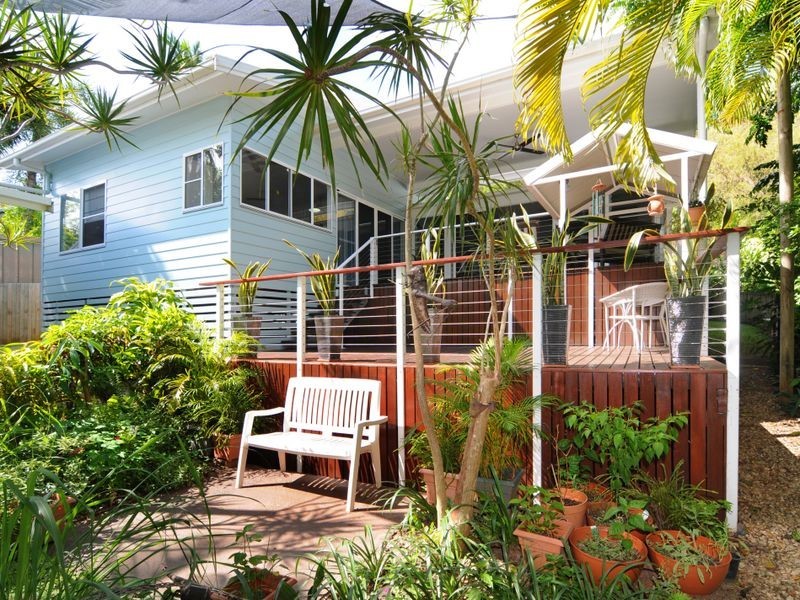 11 Hutchinson Street, Edge Hill QLD 4870