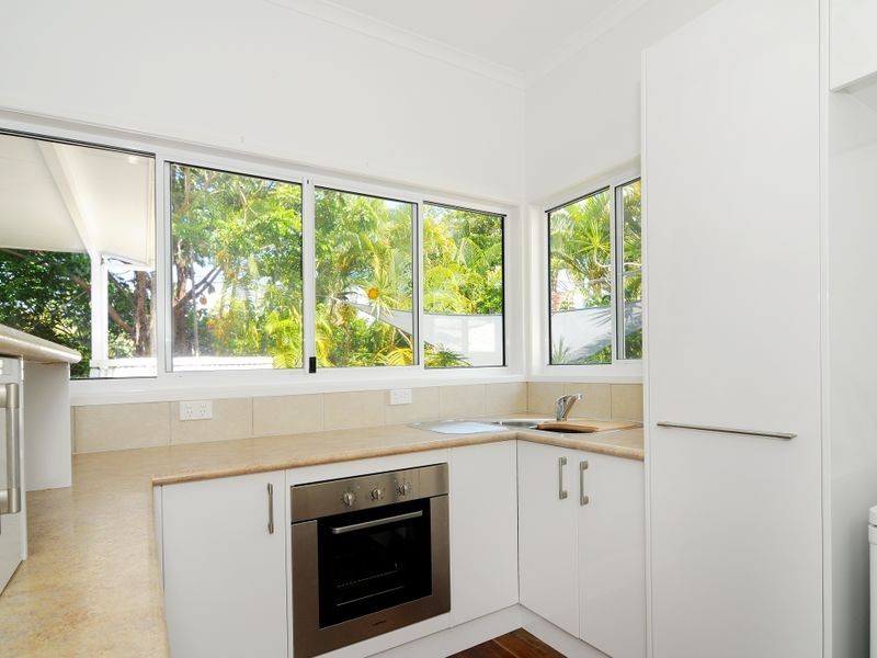 11 Hutchinson Street, Edge Hill QLD 4870