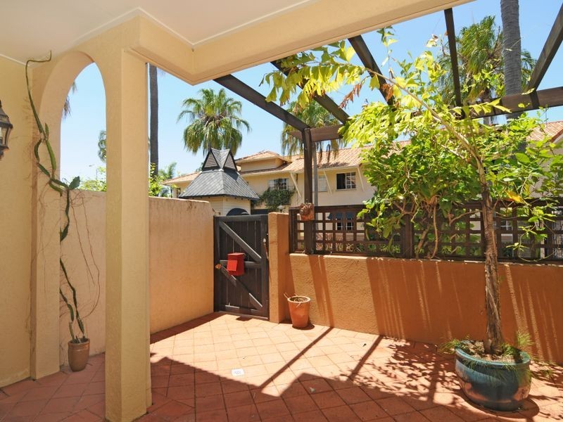 103/2 Greenslopes Street, Cairns North QLD 4870