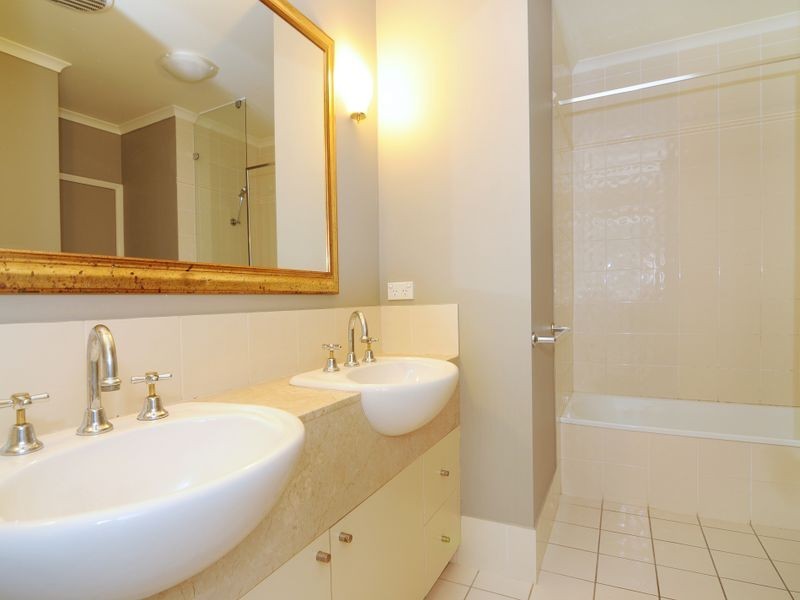 103/2 Greenslopes Street, Cairns North QLD 4870