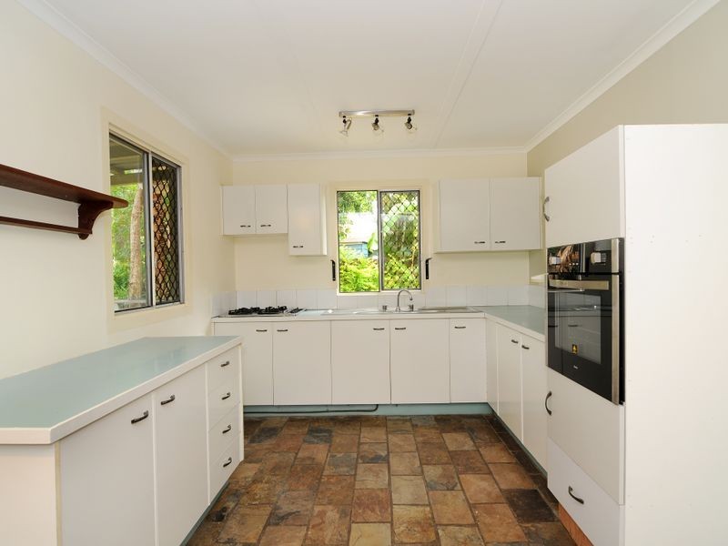 12 Ash Street, Holloways Beach QLD 4878