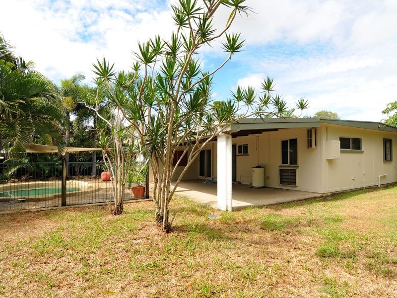 12 Ash Street, Holloways Beach QLD 4878