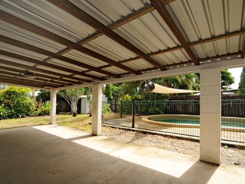 12 Ash Street, Holloways Beach QLD 4878