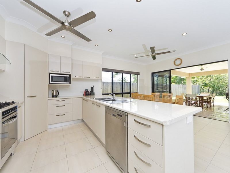11 Willoughby Close, Redlynch QLD 4870