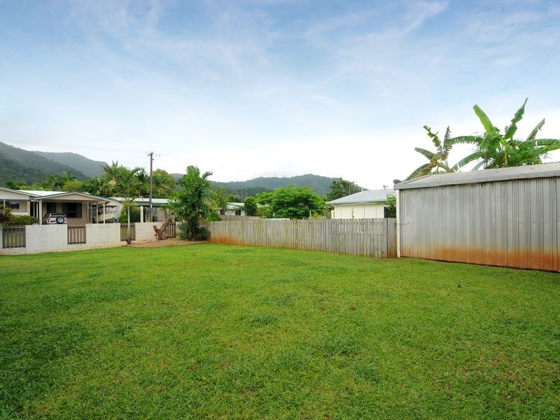 12 Emerald Street, Bayview Heights QLD 4868