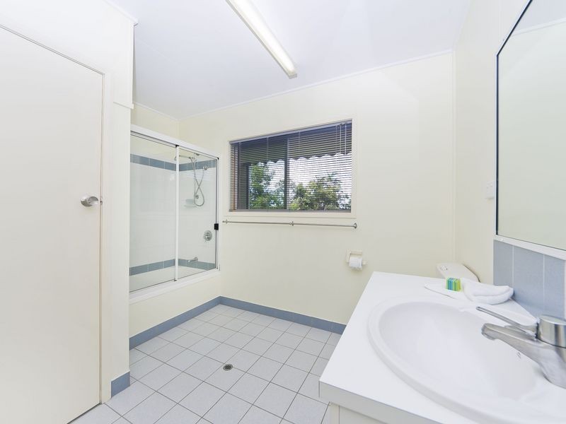 25 Sommerville Crescent, Whitfield QLD 4870