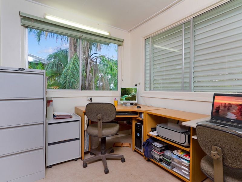 25 Sommerville Crescent, Whitfield QLD 4870