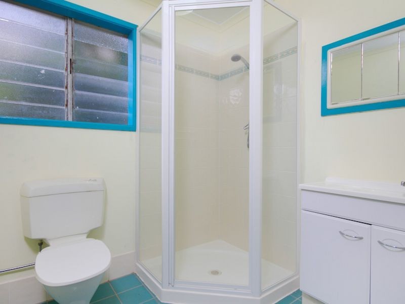 25 Sommerville Crescent, Whitfield QLD 4870