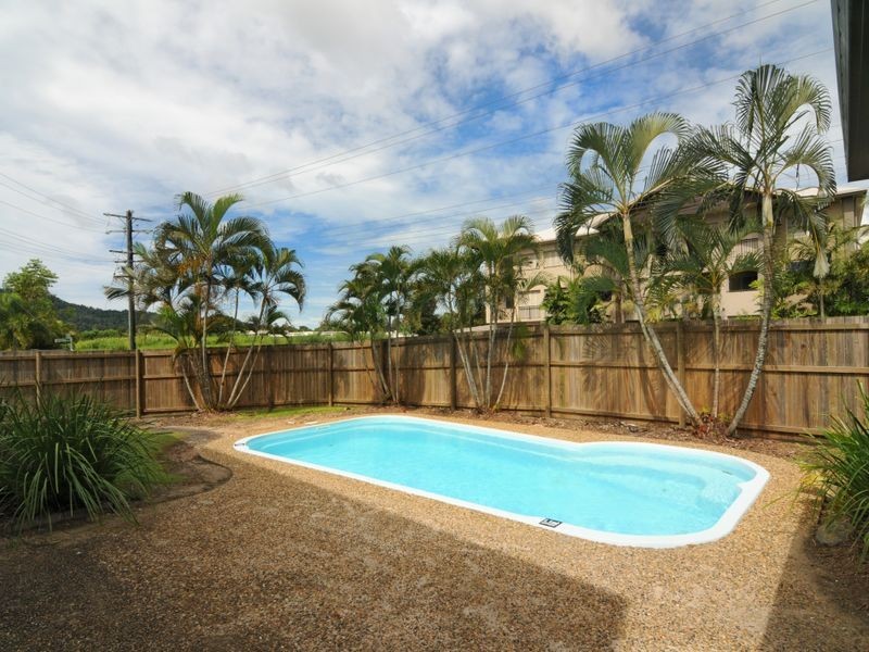 2/11 Maytown Close, Manoora QLD 4870