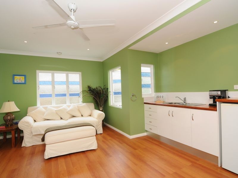 227 Woodward Street, Whitfield QLD 4870