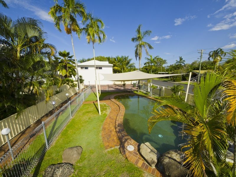 2/6-10 Palm Street, Holloways Beach QLD 4878