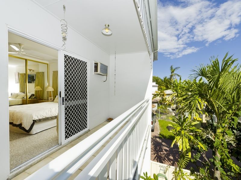 2/6-10 Palm Street, Holloways Beach QLD 4878