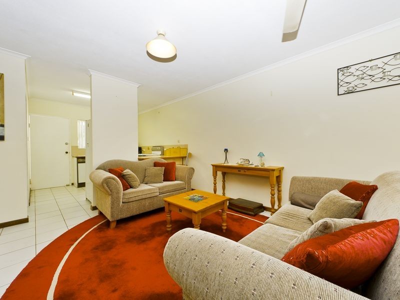 2/6-10 Palm Street, Holloways Beach QLD 4878