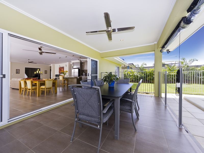 9 Springbrook Avenue, Redlynch QLD 4870