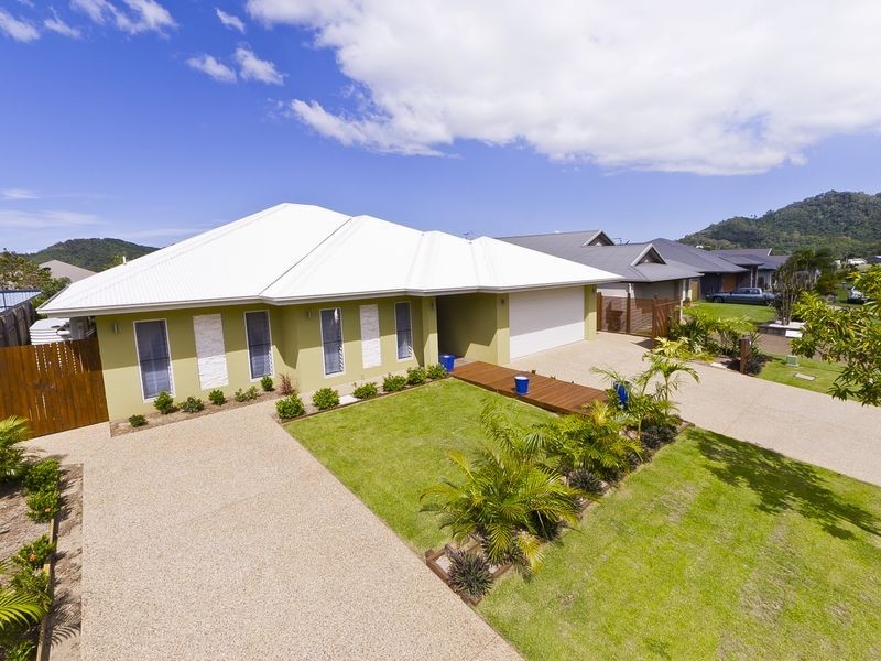 9 Springbrook Avenue, Redlynch QLD 4870