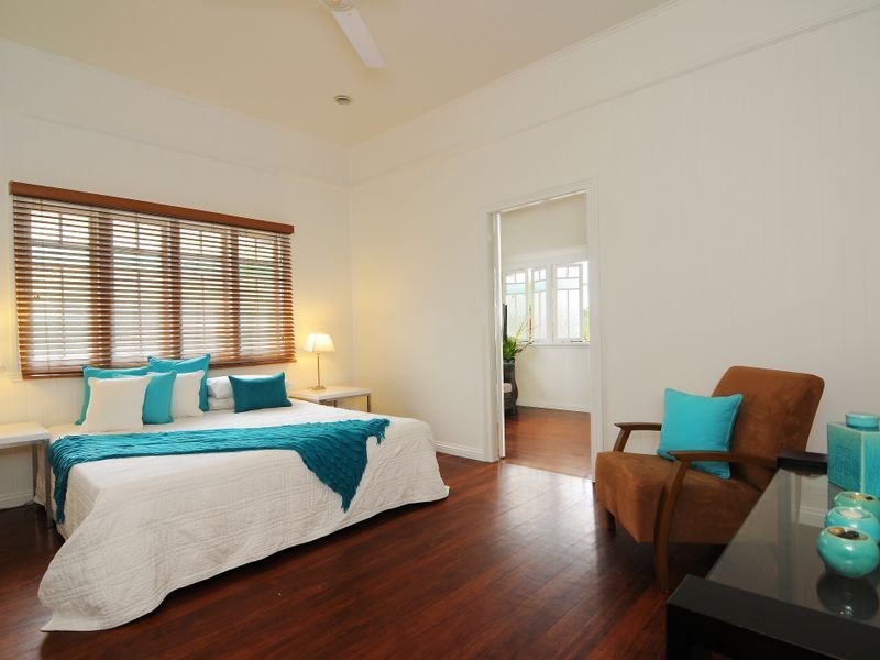 13 Lily Street, Cairns North QLD 4870