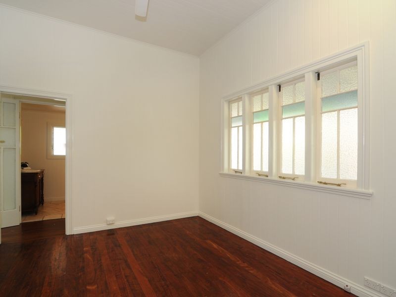 13 Lily Street, Cairns North QLD 4870
