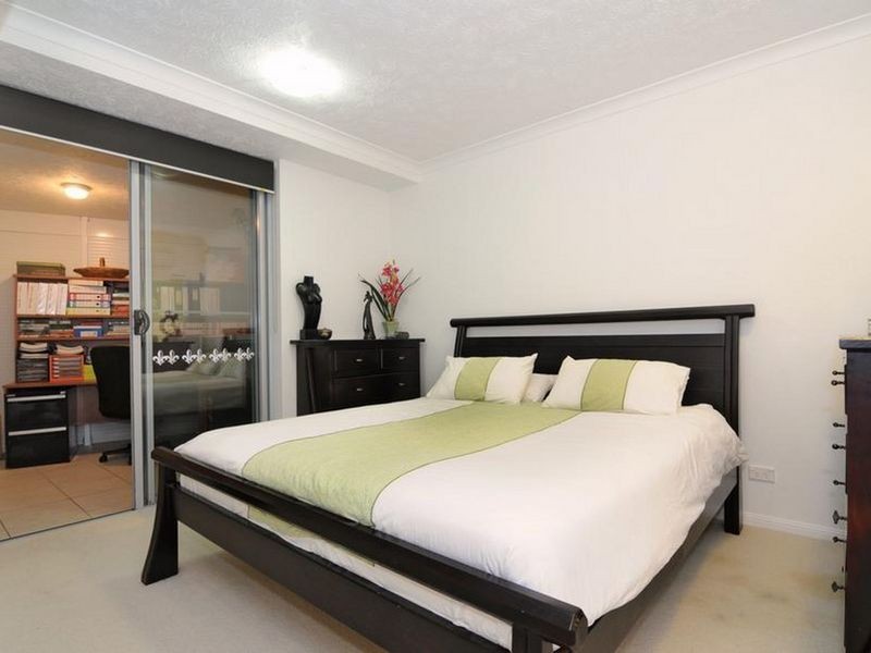 203/23-27 Mcleod Street, Aeroglen QLD 4870