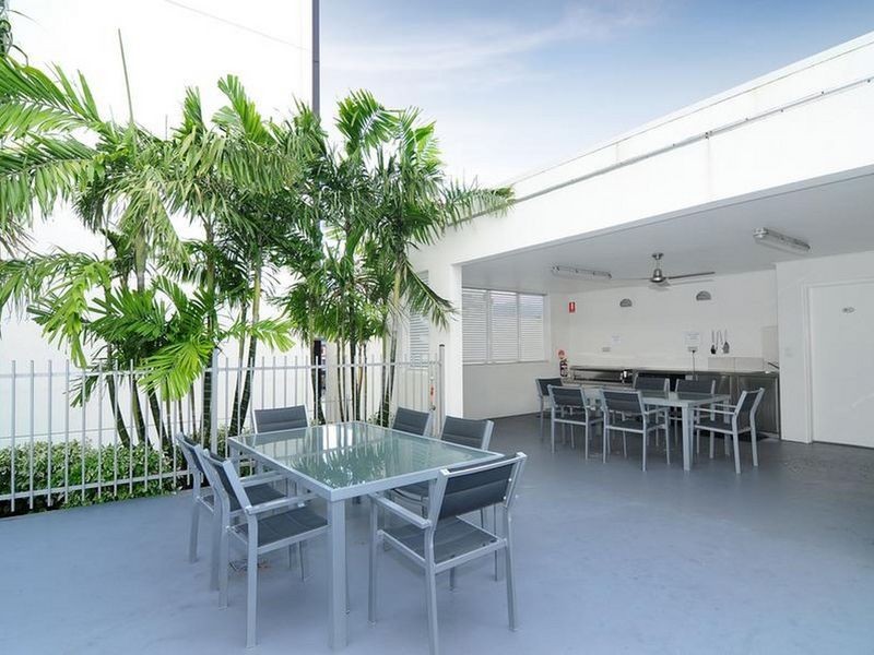 203/23-27 Mcleod Street, Aeroglen QLD 4870