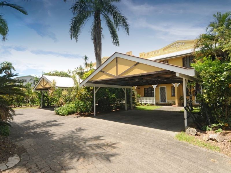 24/404 Mccoombe Street, Mooroobool QLD 4870