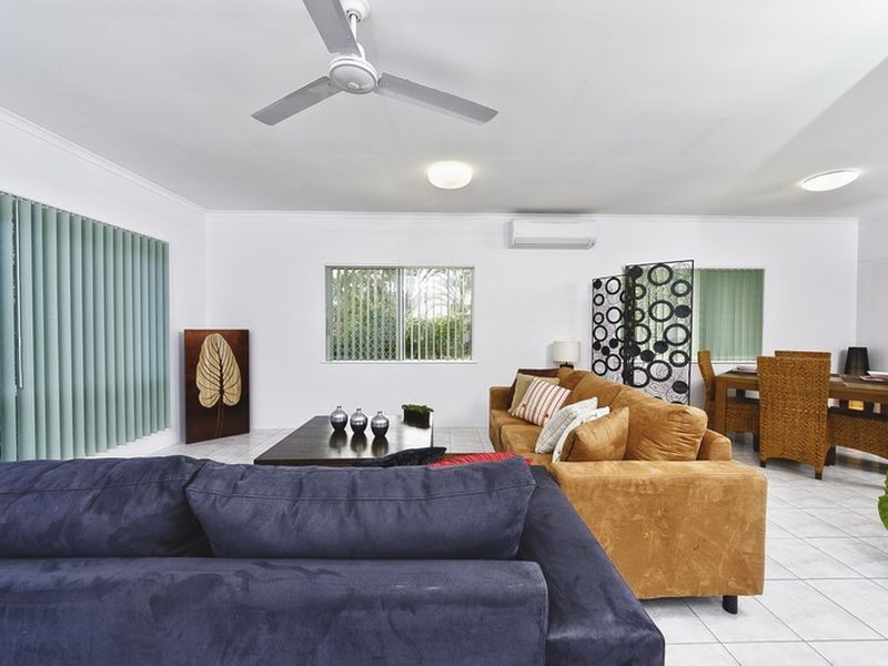 8 Somerset Close, Bentley Park QLD 4869