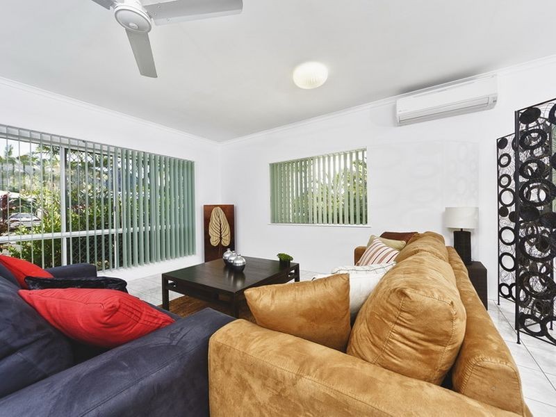 8 Somerset Close, Bentley Park QLD 4869