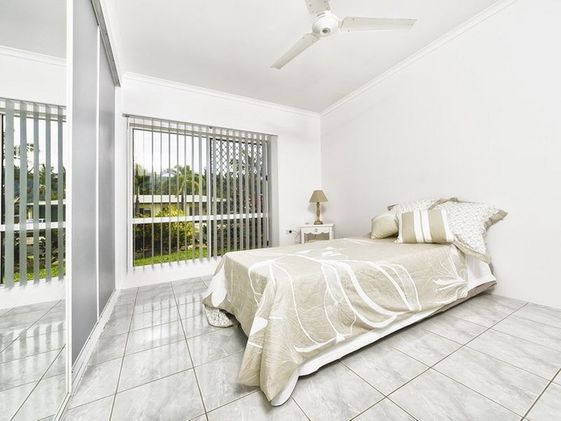 8 Somerset Close, Bentley Park QLD 4869