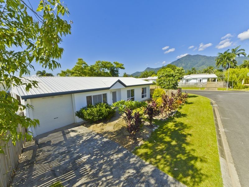 8 Somerset Close, Bentley Park QLD 4869