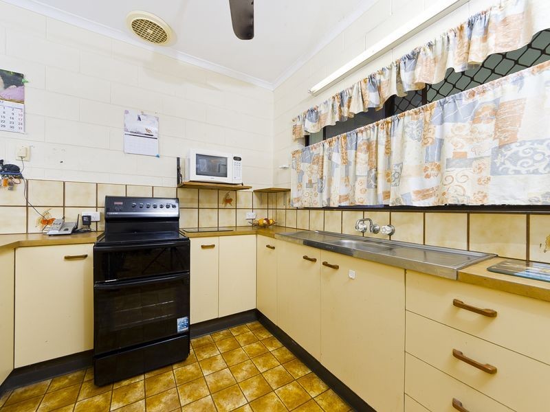 6 Velma Close, Woree QLD 4868