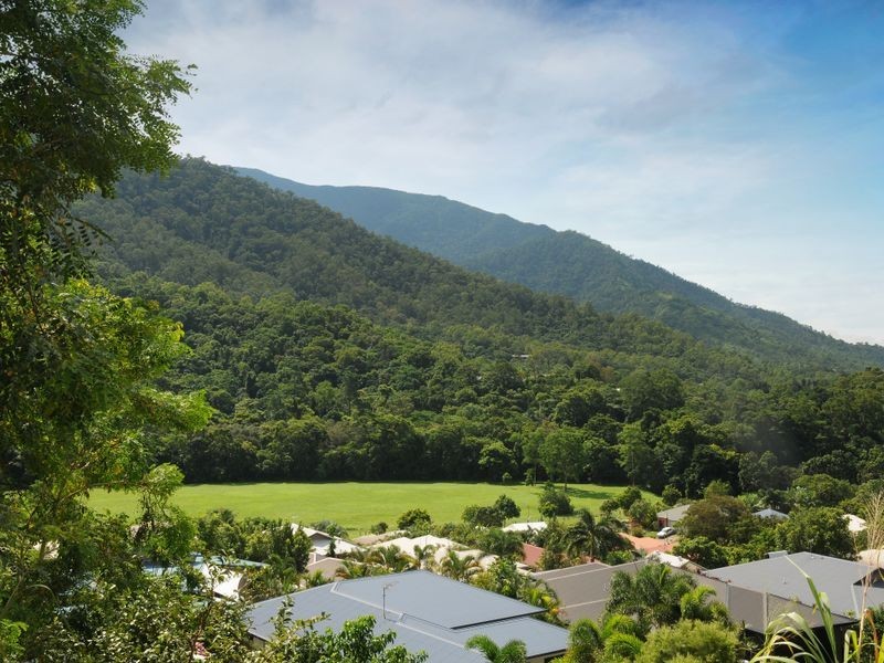 281 Burbridge Close, Redlynch QLD 4870