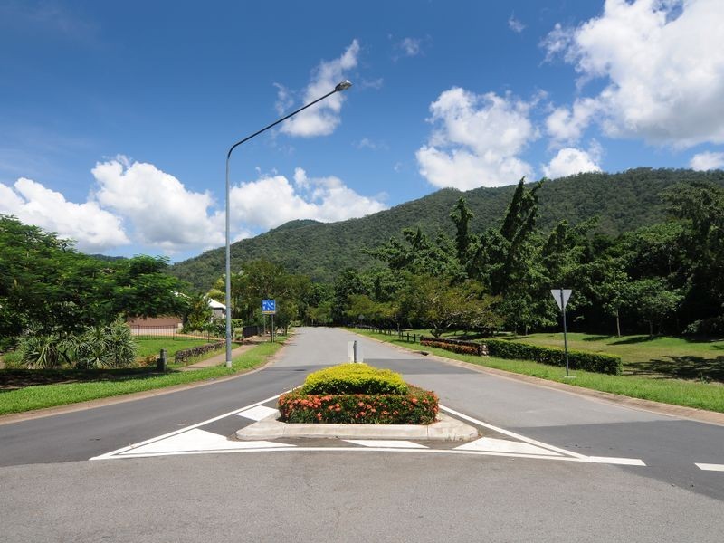 281 Burbridge Close, Redlynch QLD 4870