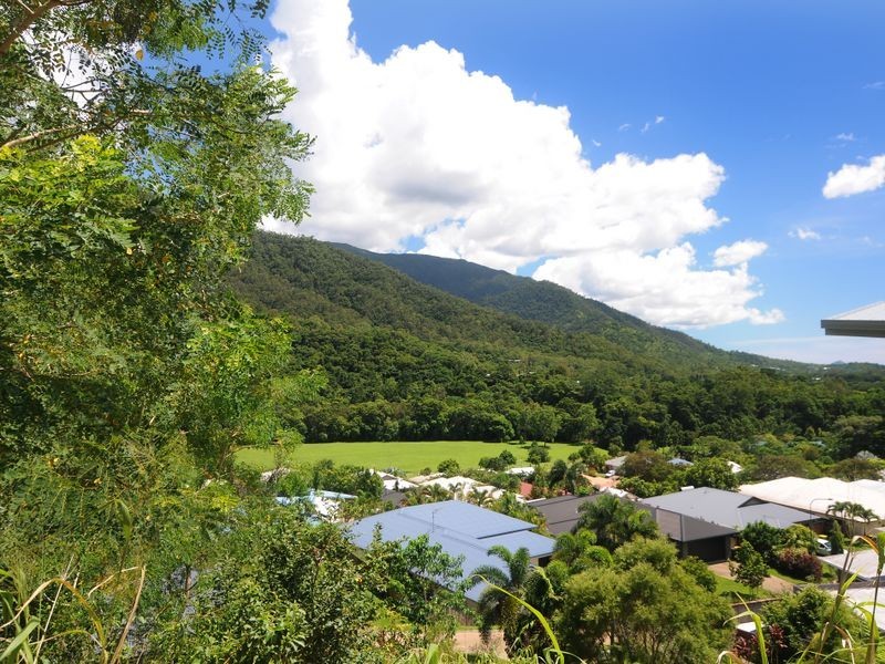 281 Burbridge Close, Redlynch QLD 4870