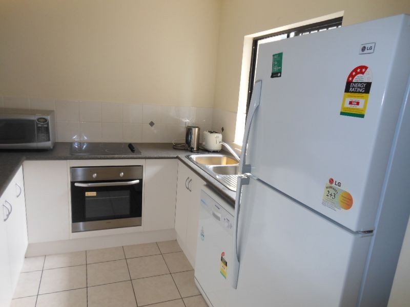 27/190 Irene Street, Mooroobool QLD 4870