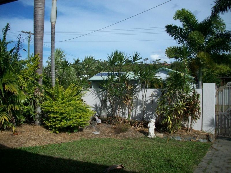 2 Jarrad Close, Mooroobool QLD 4870