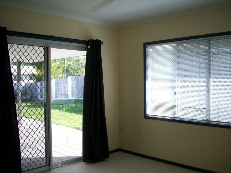 2 Jarrad Close, Mooroobool QLD 4870