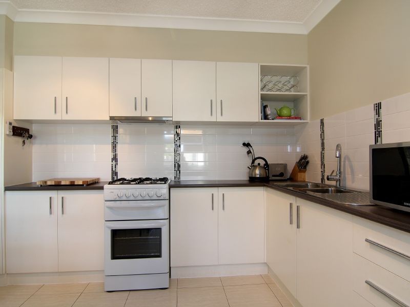 2/281 Lake Street, Cairns North QLD 4870