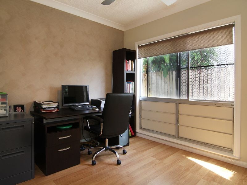 2/281 Lake Street, Cairns North QLD 4870