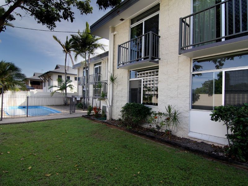 2/281 Lake Street, Cairns North QLD 4870